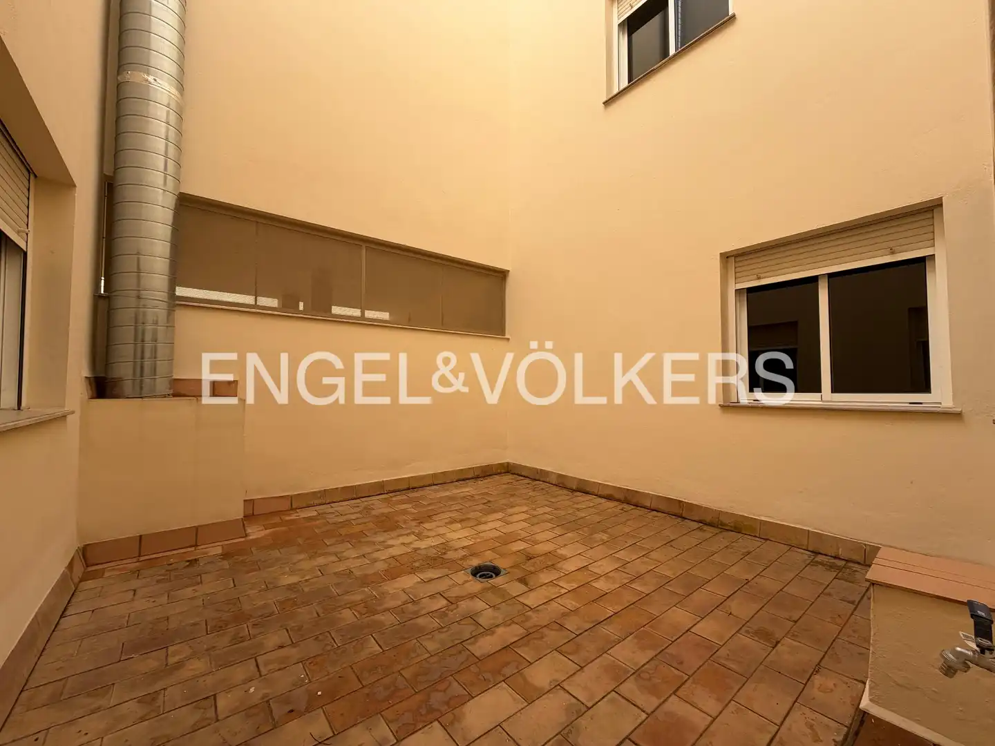 Balcony of Flat for sale in Alcalá de Guadaira  with Air Conditioner, Heating and Terrace