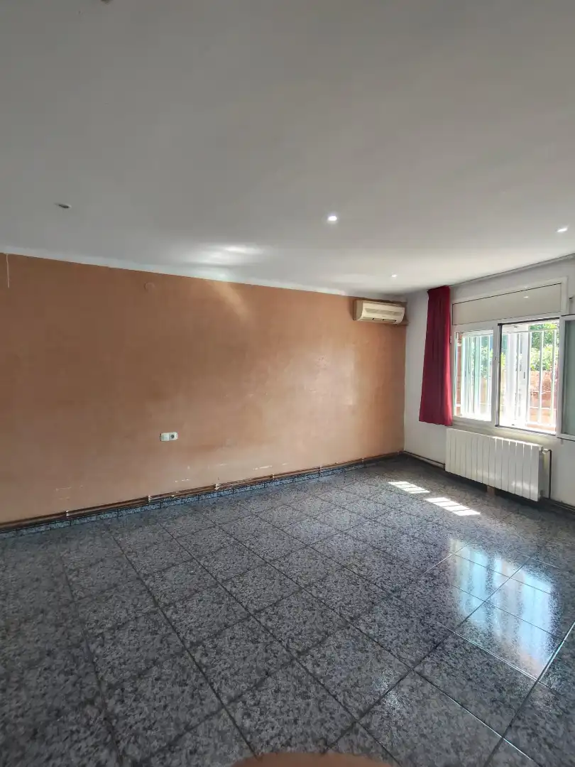 Piso en venta en Santa Coloma de Gramenet con Aire acondicionado y Calefacción