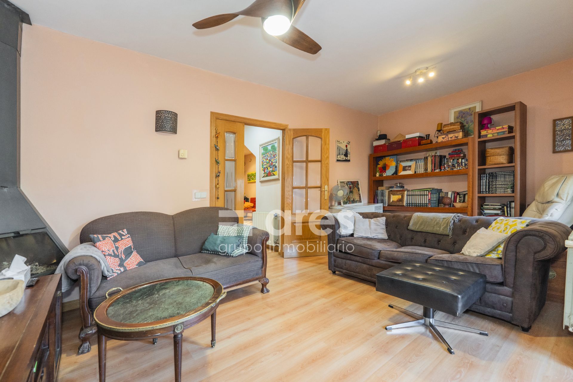 Living room of Single-family semi-detached for sale in  Madrid Capital  with Air Conditioner, Heating and Balcony