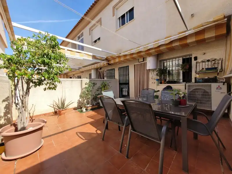 Casa adosada en venda a Calle Mar del Norte, 77, Jardines de Alhaurín - Huerta Alta - Fuensanguínea