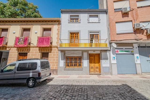 Casa adosada en Venta en Calle ERAS BAJAS en Pinos Puente