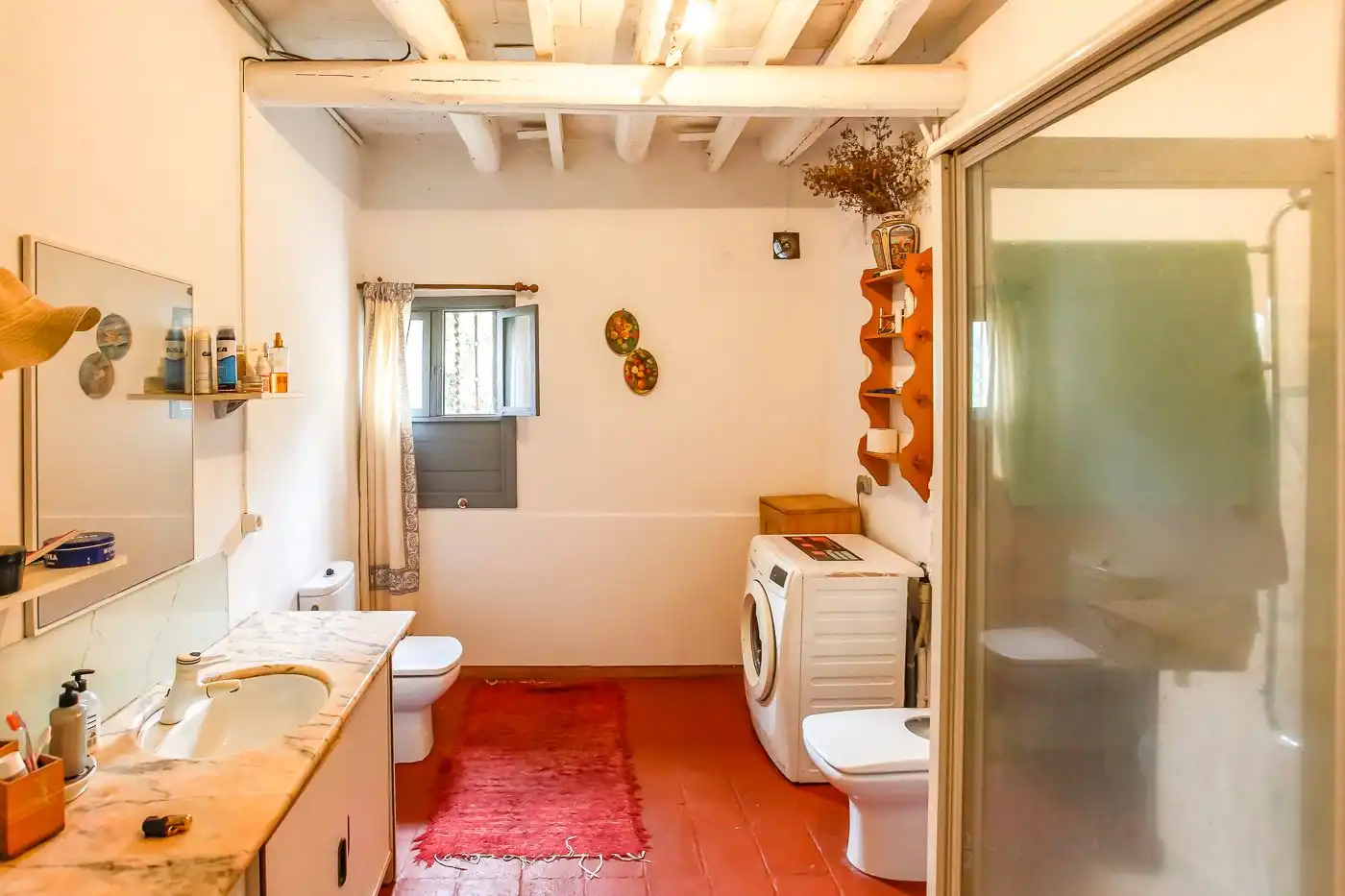 Baño de Finca rústica en venta en Llambilles