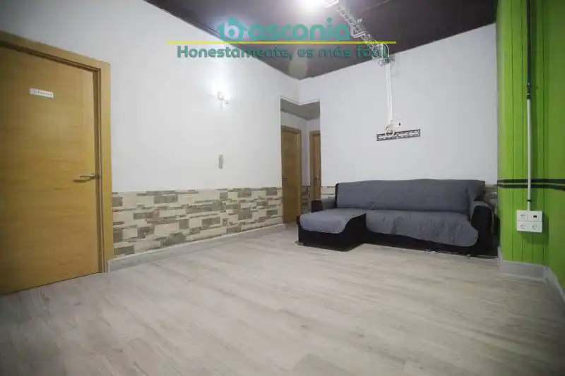 Local en venta en Basauri  con Amueblado