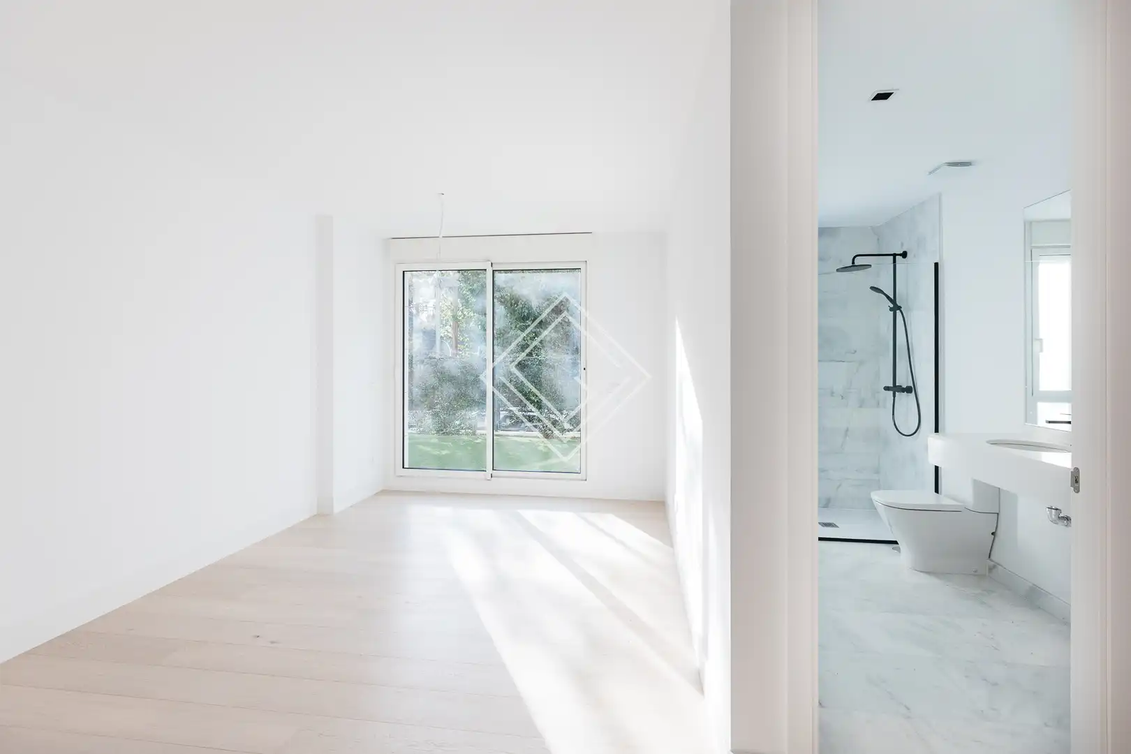 Habitación de Dúplex en venta en Madrid con Aire acondicionado, Terraza y Trastero