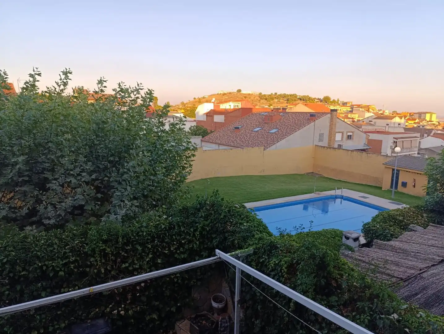 Piscina de Casa adosada en venta en El Molar (Madrid) con Calefacción, Jardín privado y Terraza