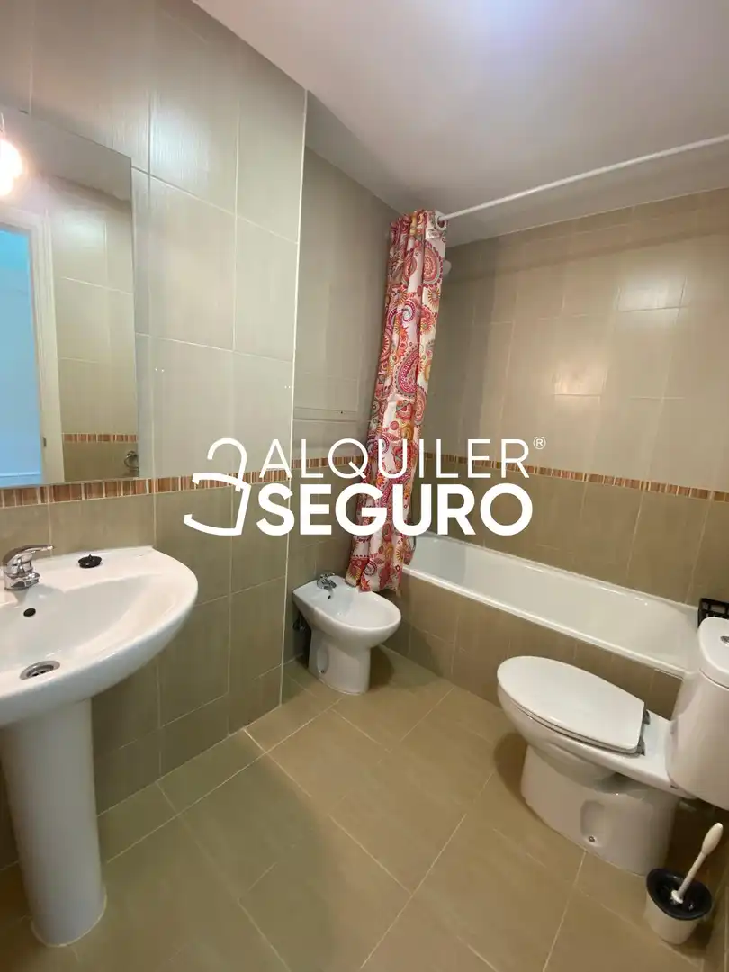 Baño de Piso de alquiler en Los Valles - Sanz Vázquez - El Fuerte
