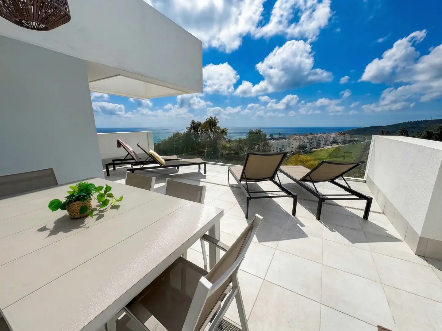 Terrasse von Dachboden zum Verkauf in Manilva mit Klimaanlage, Heizung und Terrasse