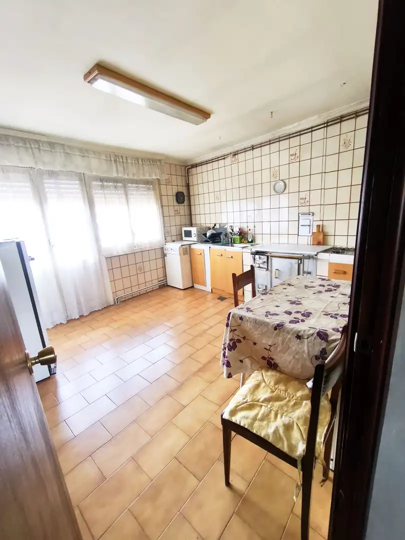 Cocina de Piso en venta en Almanza con Calefacción