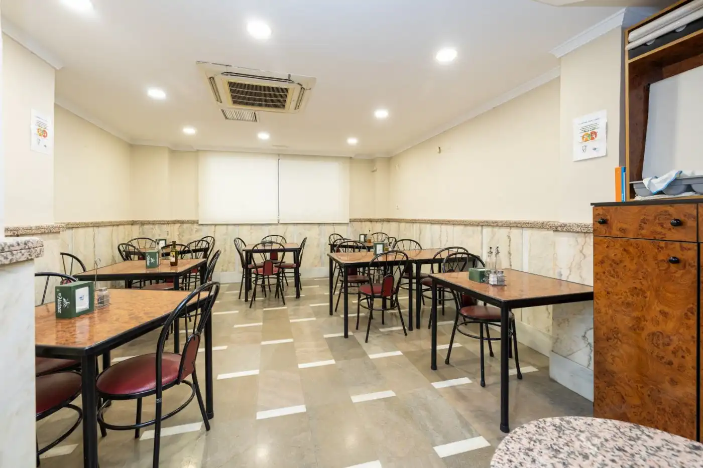 Local en venta en Granada con Aire acondicionado y Amueblado