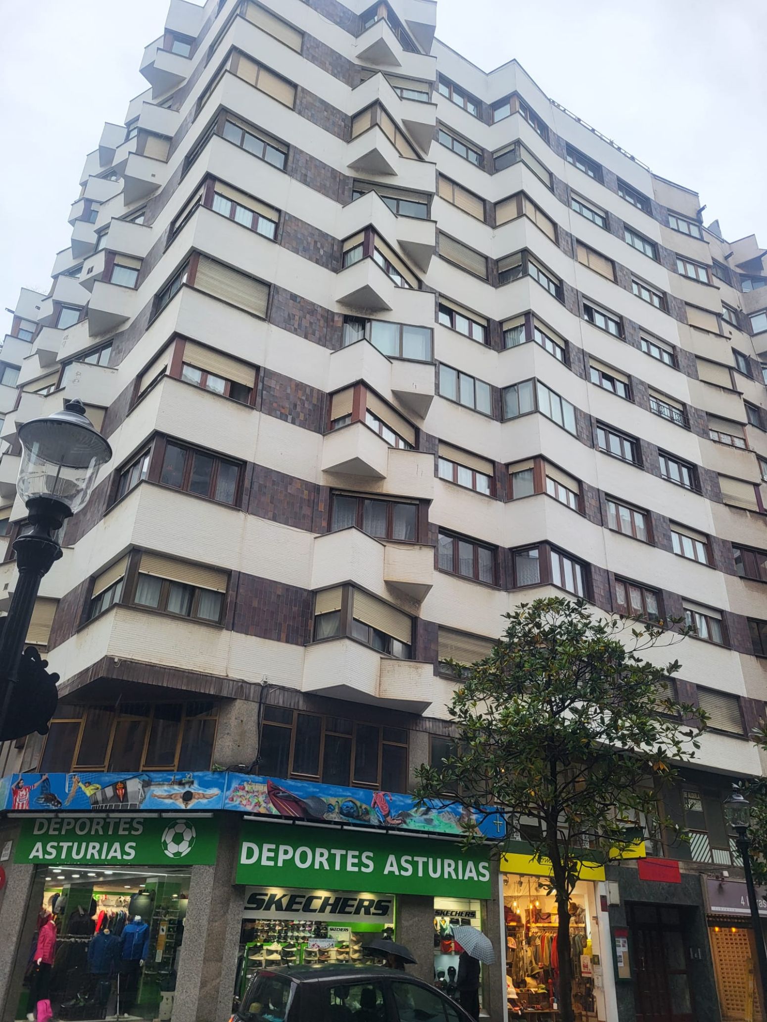 Vista exterior de Piso de alquiler en Gijón  con Calefacción, Parquet y Amueblado