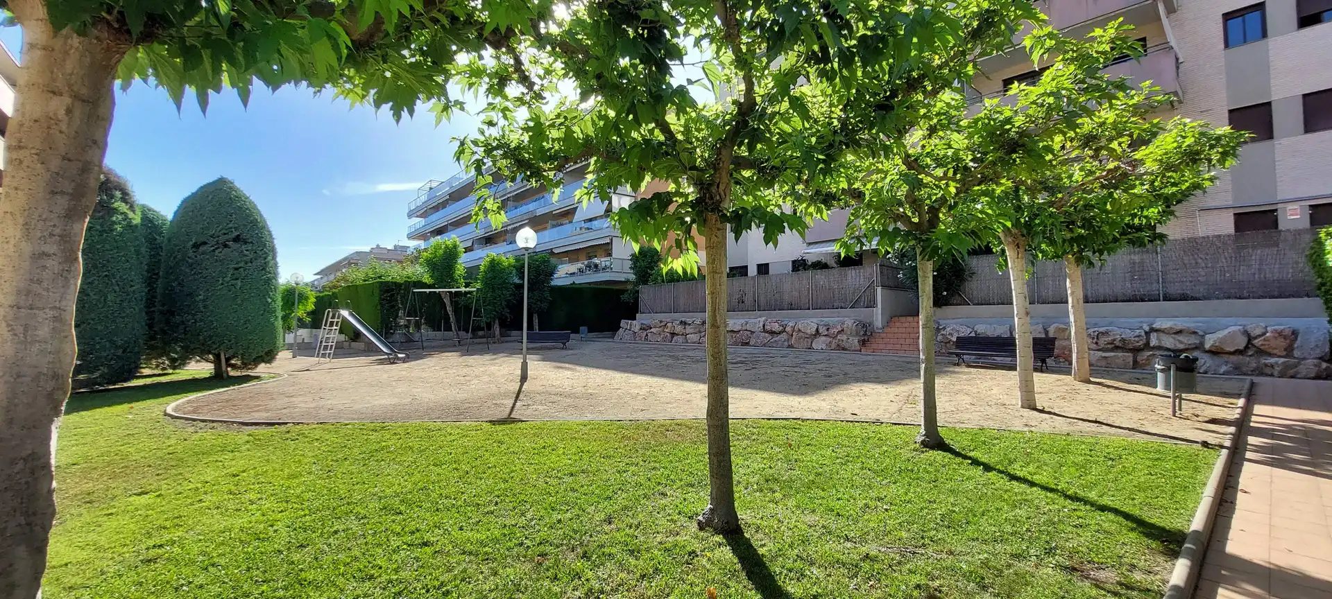 Jardí de Planta baixa en venda en Salou amb Aire condicionat, Calefacció i Jardí privat