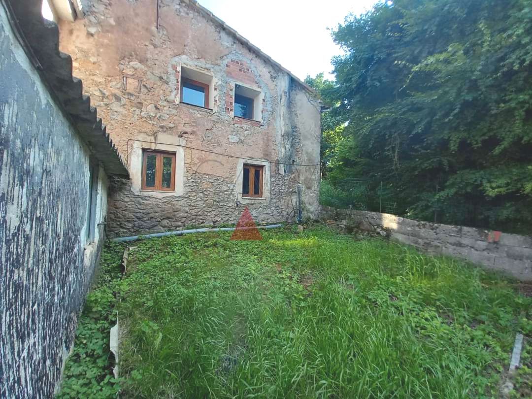 Vista exterior de Casa adosada en venda en Medio Cudeyo amb Calefacció, Jardí privat i Terrassa