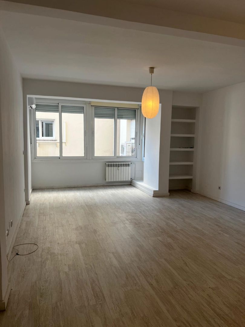 Living room of Flat to rent in  Madrid Capital  with Air Conditioner, Heating and Parquet flooring