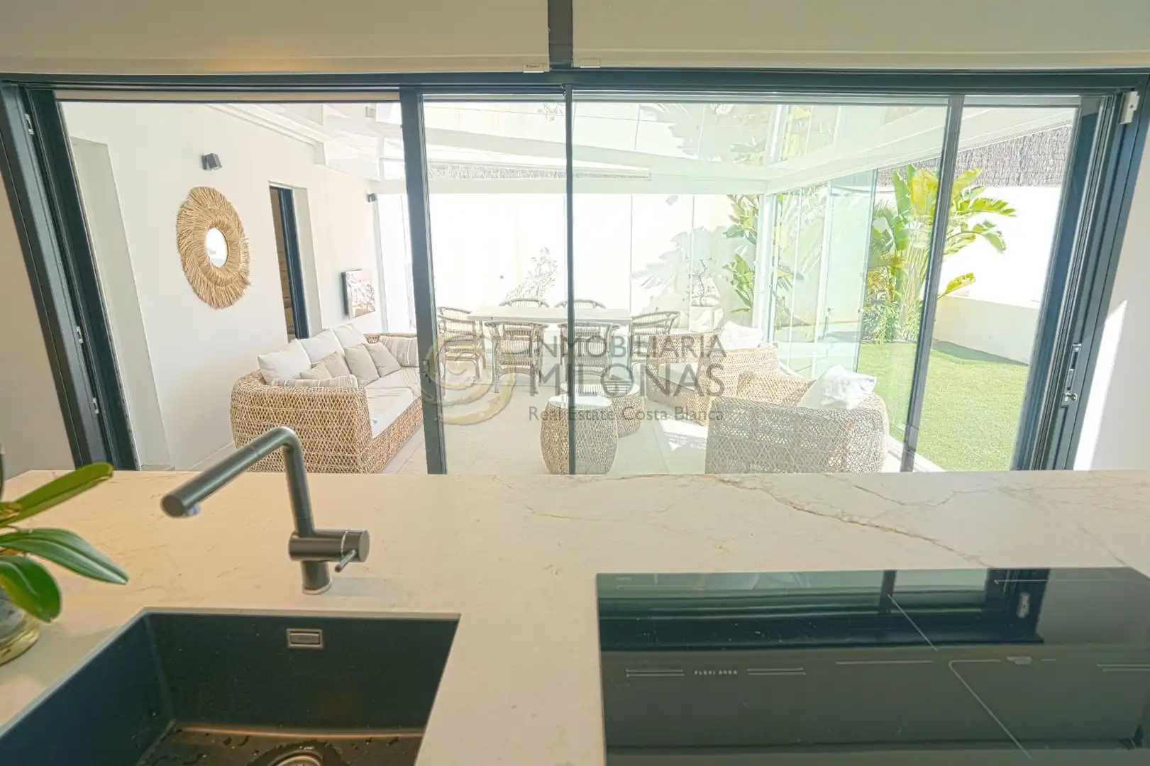 Cocina de Casa o chalet en venta en L'Alfàs del Pi con Aire acondicionado, Jardín privado y Terraza