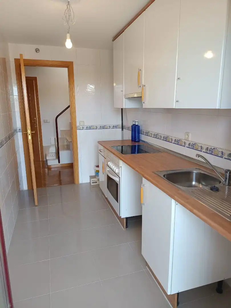 Cuina de Dúplex en venda en Villaviciosa de Odón amb Calefacció, Parquet i Terrassa