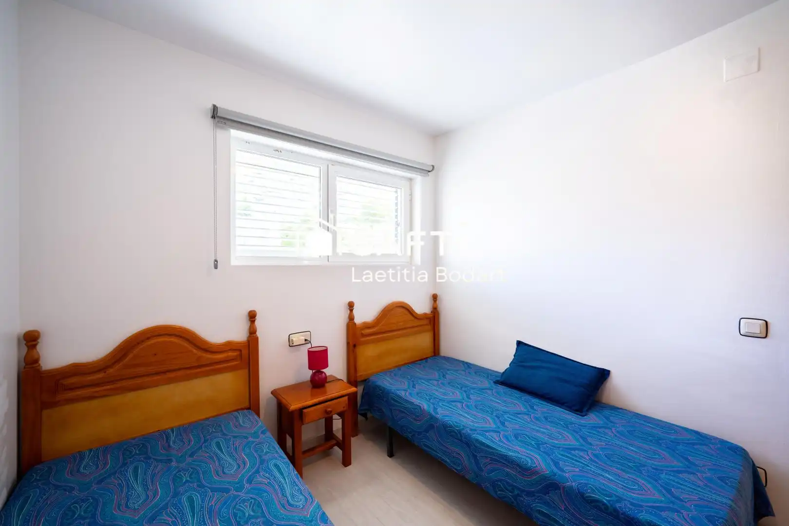 Schlafzimmer von Dachboden zum Verkauf in Roses mit Klimaanlage, Heizung und Gemeinschaftspool