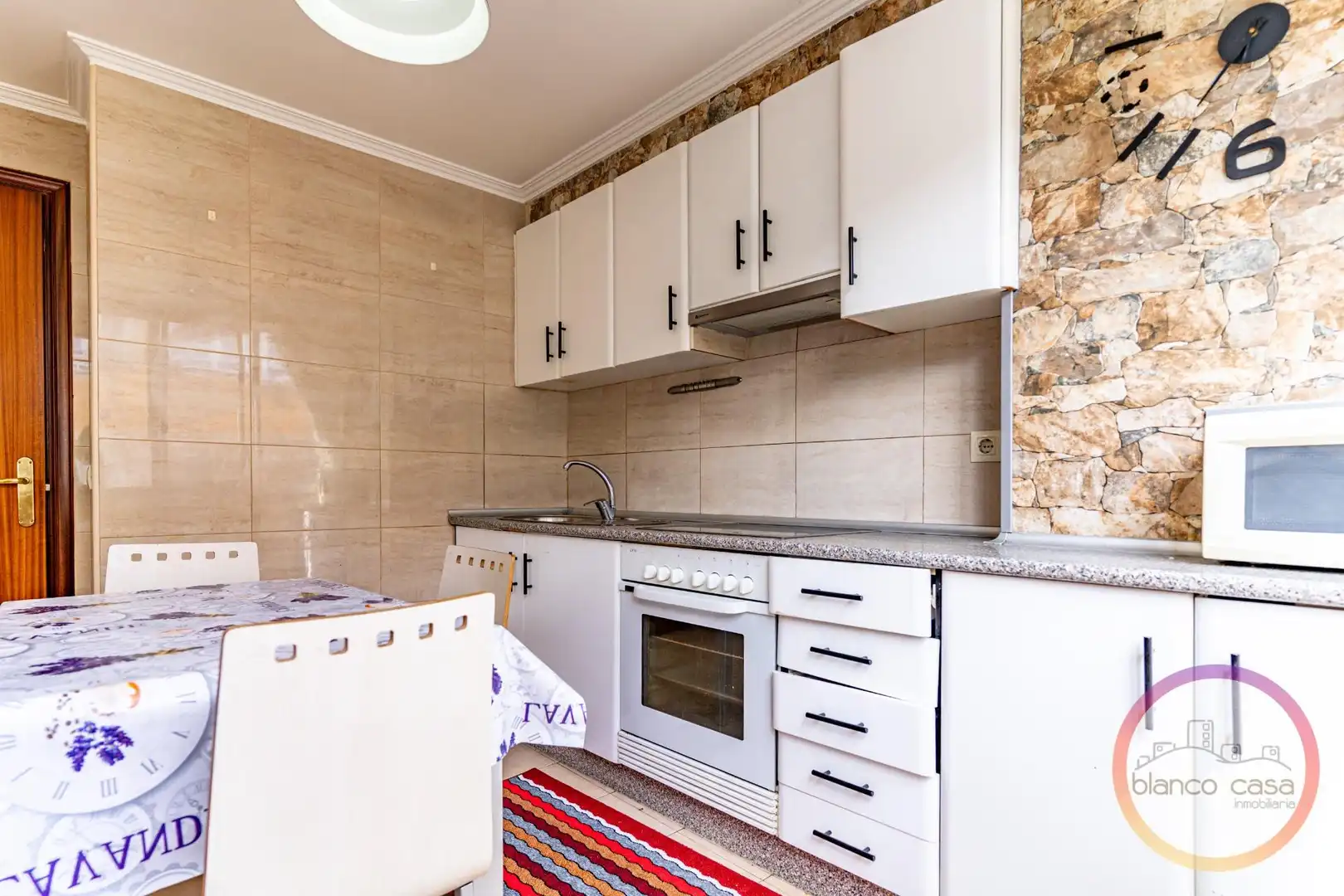 Cocina de Piso en venta en Carballo con Terraza, Trastero y Amueblado