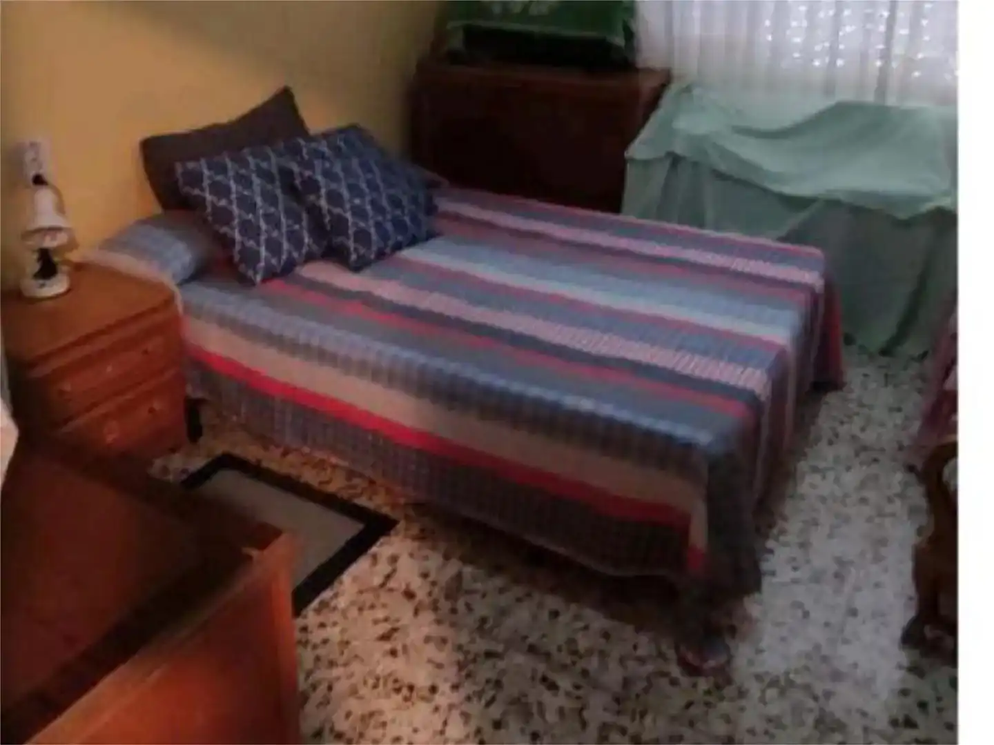 Habitación de Casa adosada en venta en Cenizate