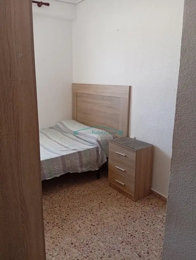 Habitación de Apartamento en venta en Tavernes de la Valldigna con Terraza y Balcón