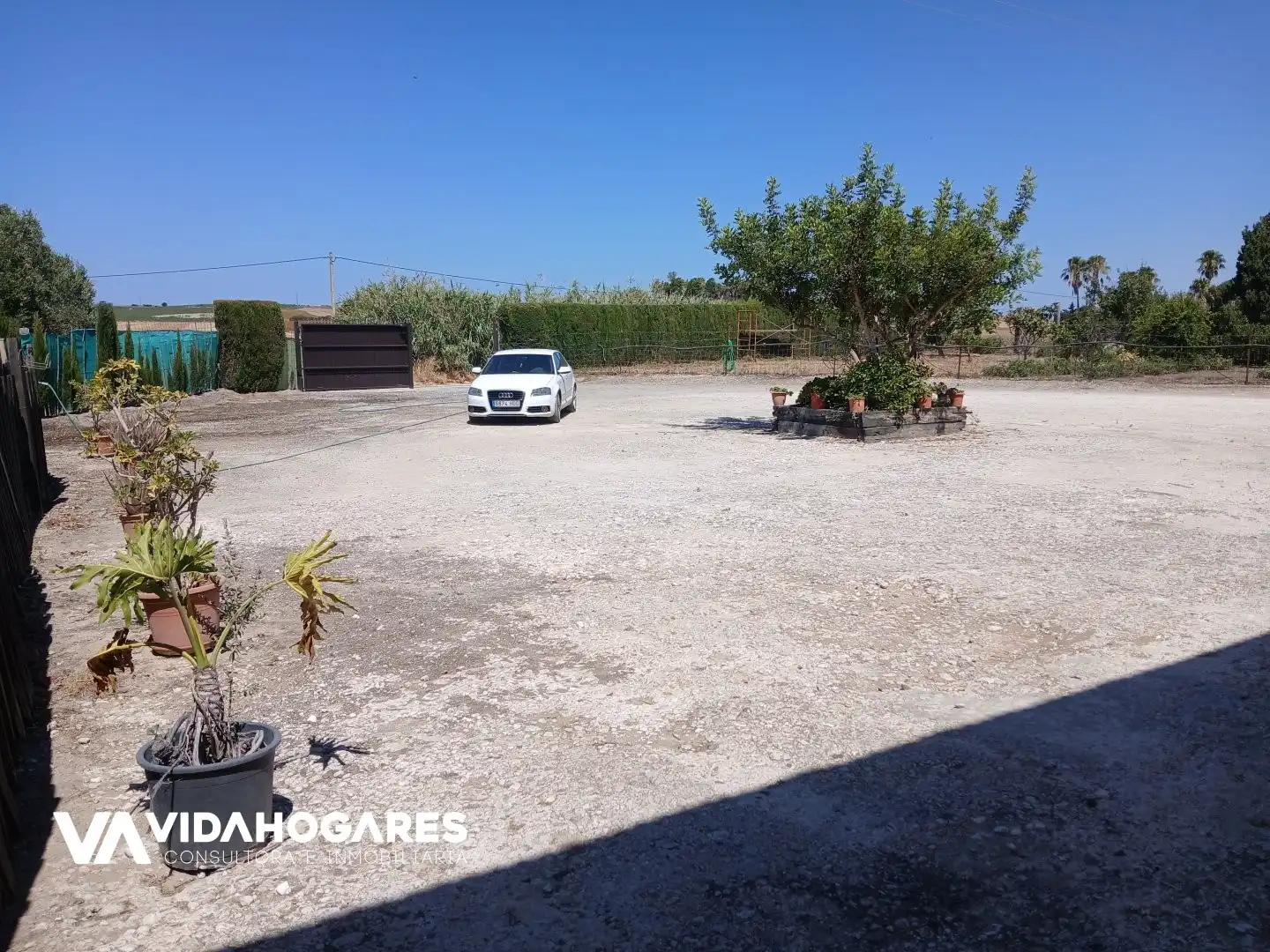 Parking of Country homes for sale in Rota
