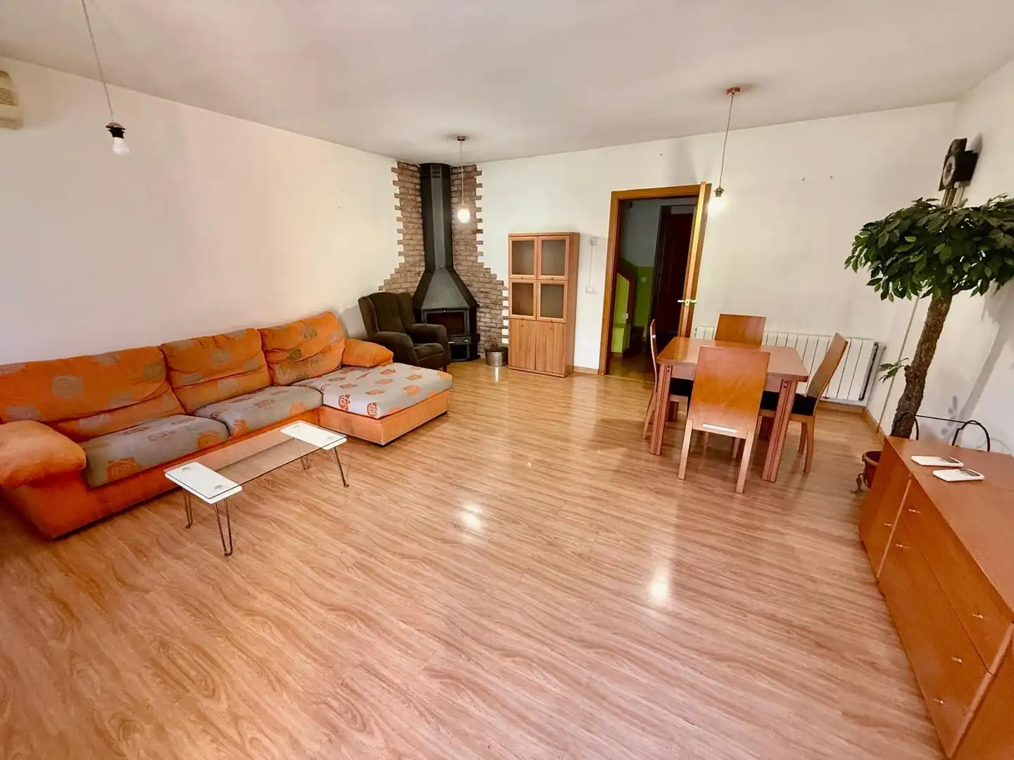 Sala d'estar de Casa adosada en venda en Sant Martí Sesgueioles amb Aire condicionat, Calefacció i Jardí privat