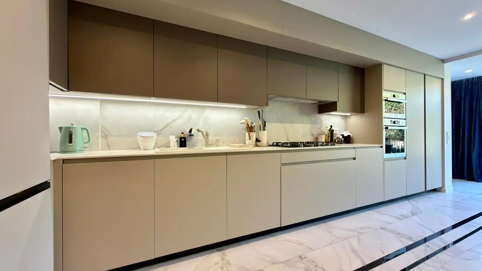Cocina de Casa o chalet en venta en Alicante / Alacant con Aire acondicionado, Calefacción y Jardín privado