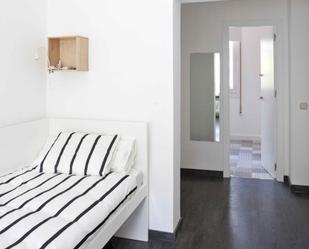 Bedroom of House or chalet to share in  Madrid Capital  with Air Conditioner