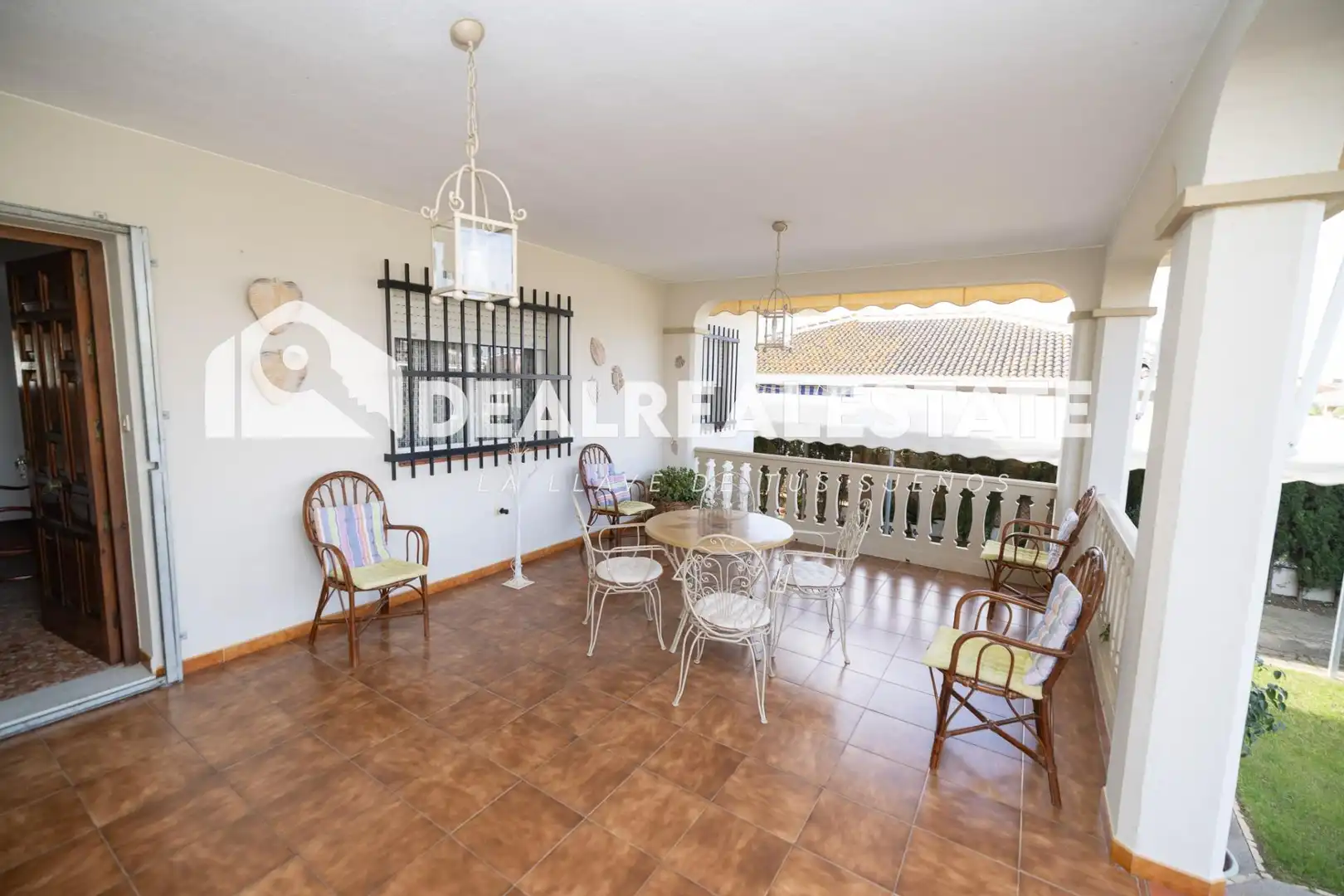 Terrassa de Casa o xalet en venda en Almonte amb Jardí privat, Terrassa i Moblat