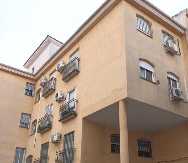 Vista exterior de Planta baja en venta en  Jaén Capital