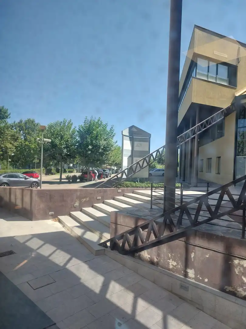 Vista exterior de Local en venta en Las Rozas de Madrid