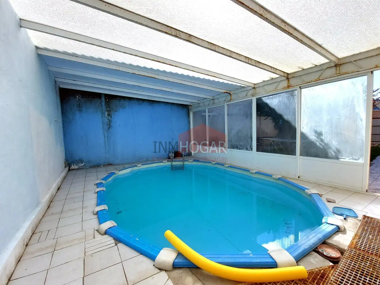 Piscina de Casa o xalet en venda en Villanueva del Aceral amb Jardí privat, Terrassa i Traster