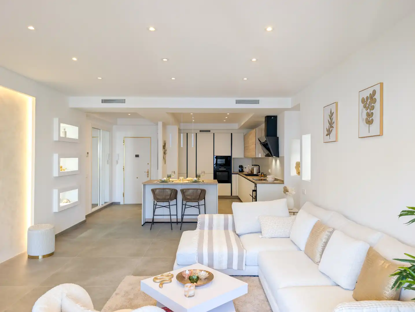 Living room of Apartments for sale in Marbella  with Air Conditioner, Heating and Terrace