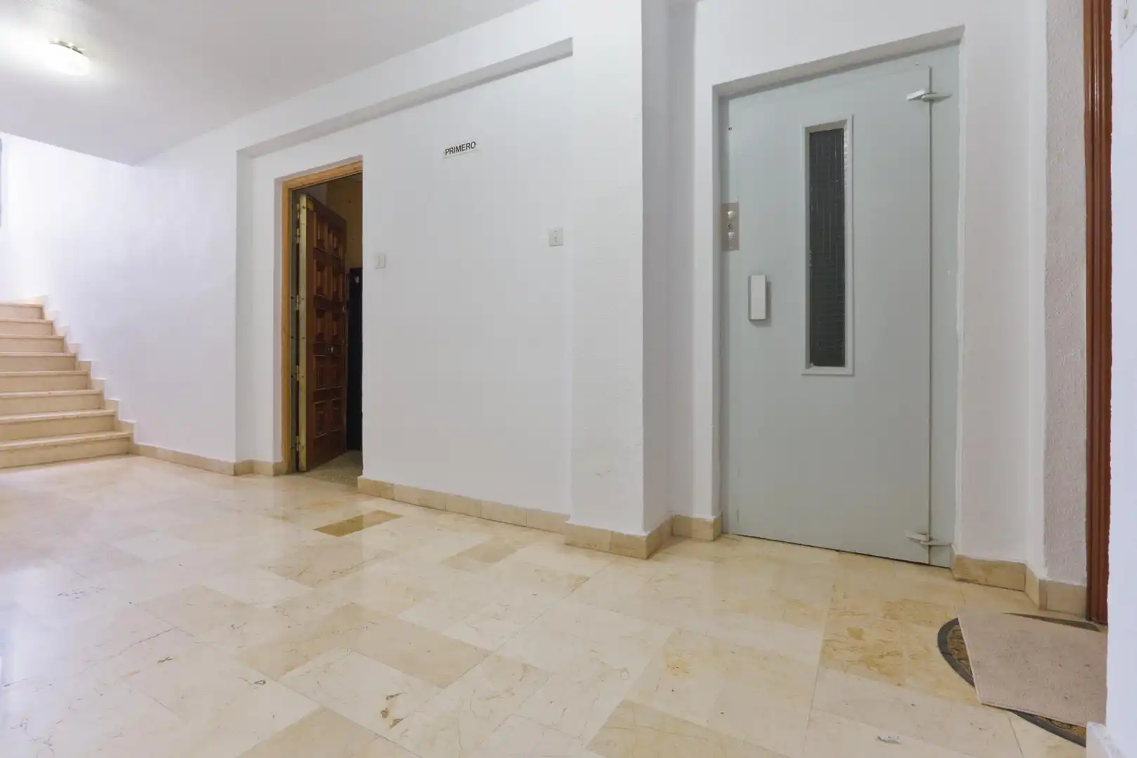 Flat for sale in Granada  with Heating
