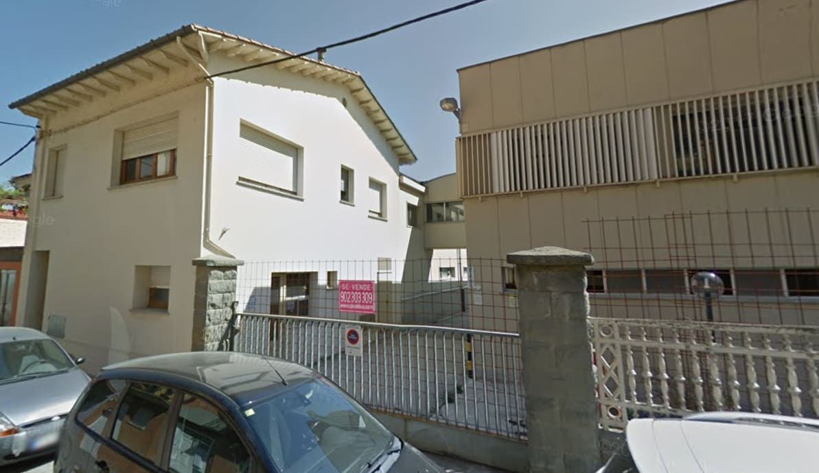 Nau industrial en venda a C/ Sant Antoni Maria Claret, Sant Hipòlit de Voltregà