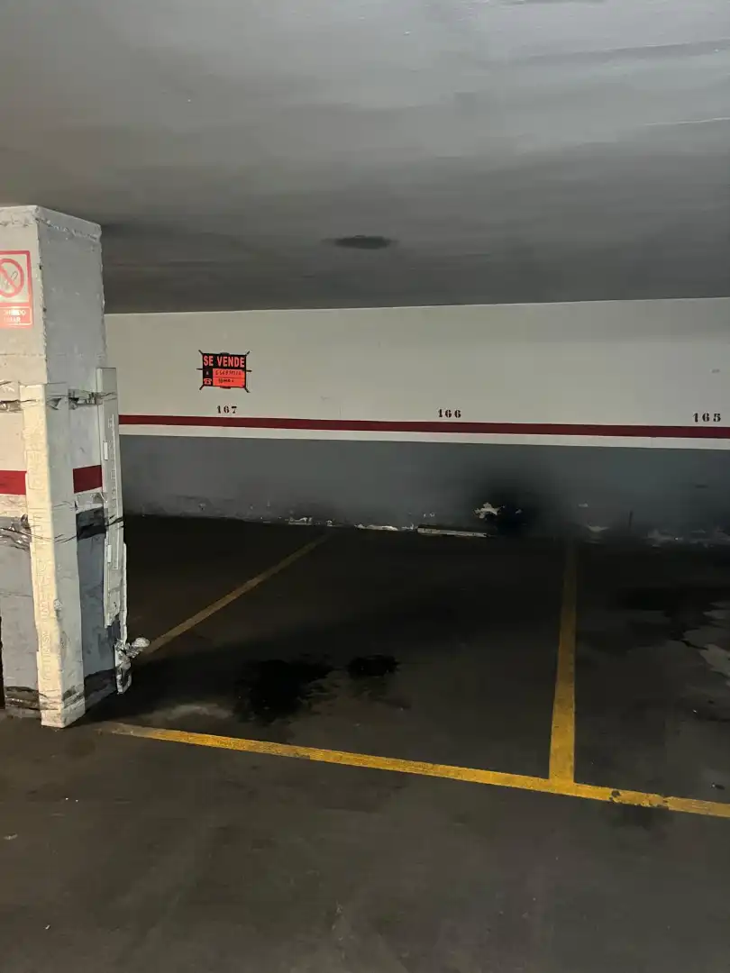Einzelparkplatz zum Verkauf in Carrer de la Cerdanya 59