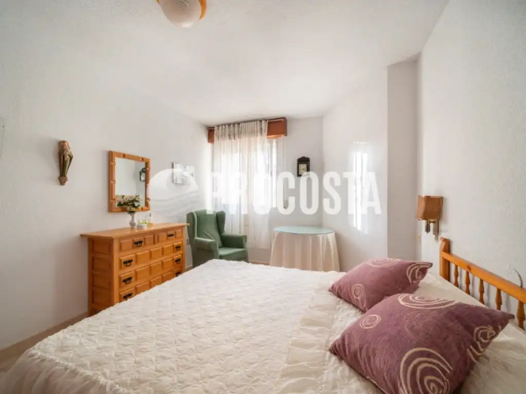Schlafzimmer von Wohnung zum Verkauf in Almuñécar mit Klimaanlage, Privatgarten und Terrasse