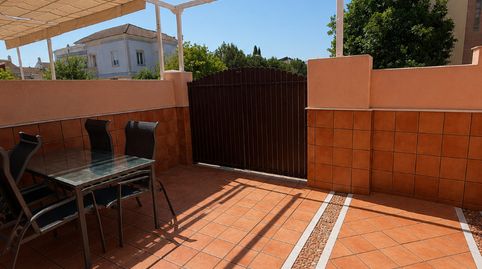 Foto 2 de Casa adosada en venta en Santiponce, Sevilla