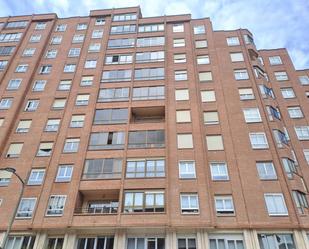 Exterior view of Flat for sale in Burgos Capital  with Heating, Terrace and Storage room