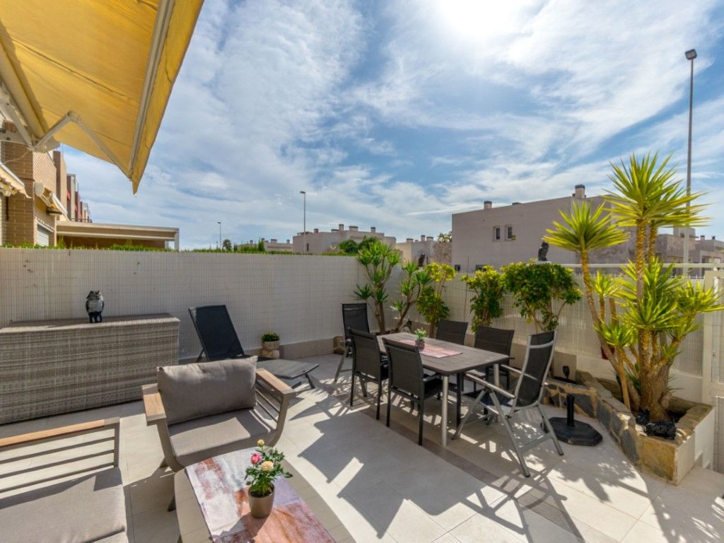 Terrace of Apartment for sale in Torrevieja  with Air Conditioner, Private garden and Oven
