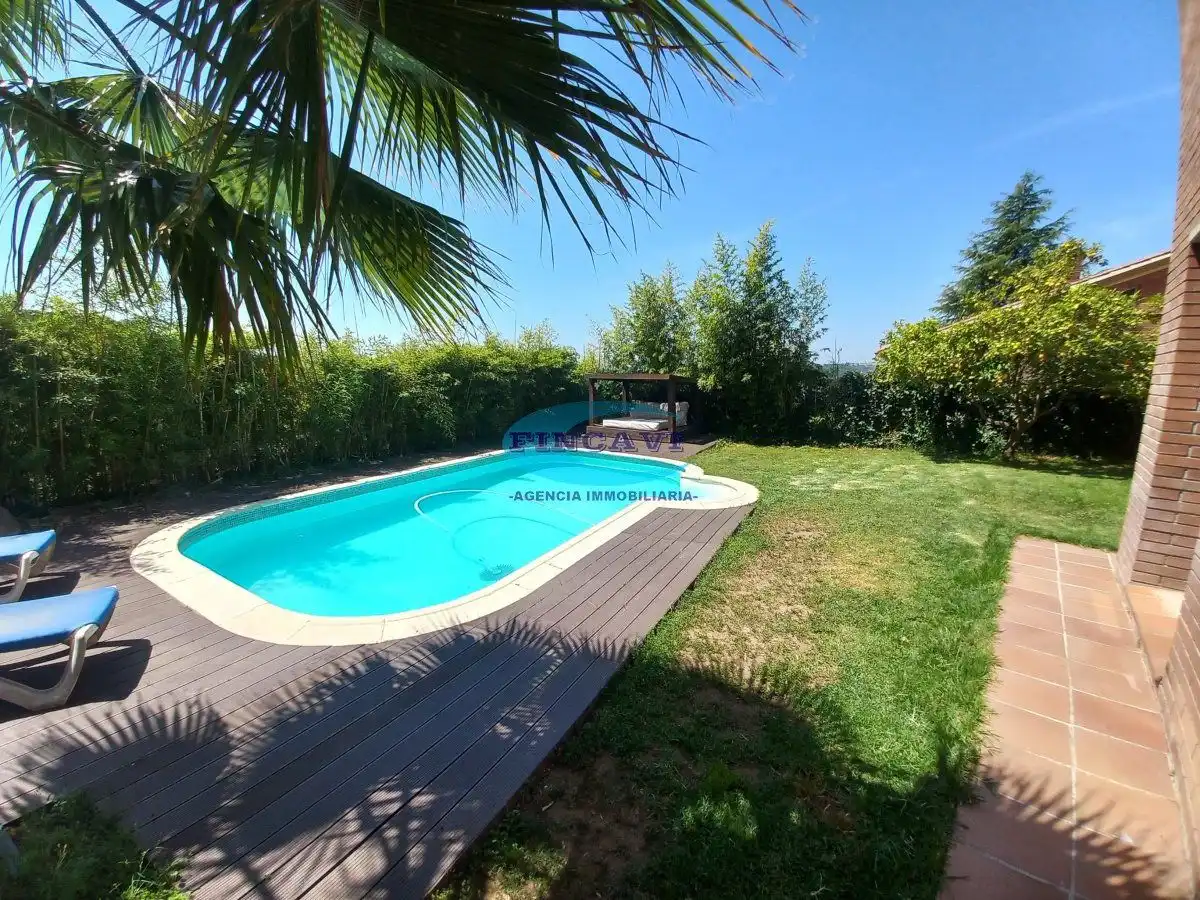 Piscina de Casa o chalet en venta en L'Ametlla del Vallès con Calefacción y Piscina