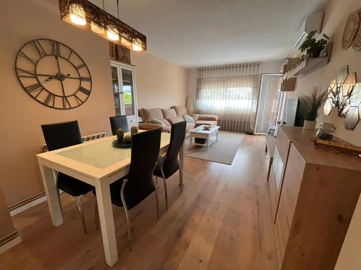 Living room of Flat for sale in Sant Joan Despí  with Heating, Terrace and Oven