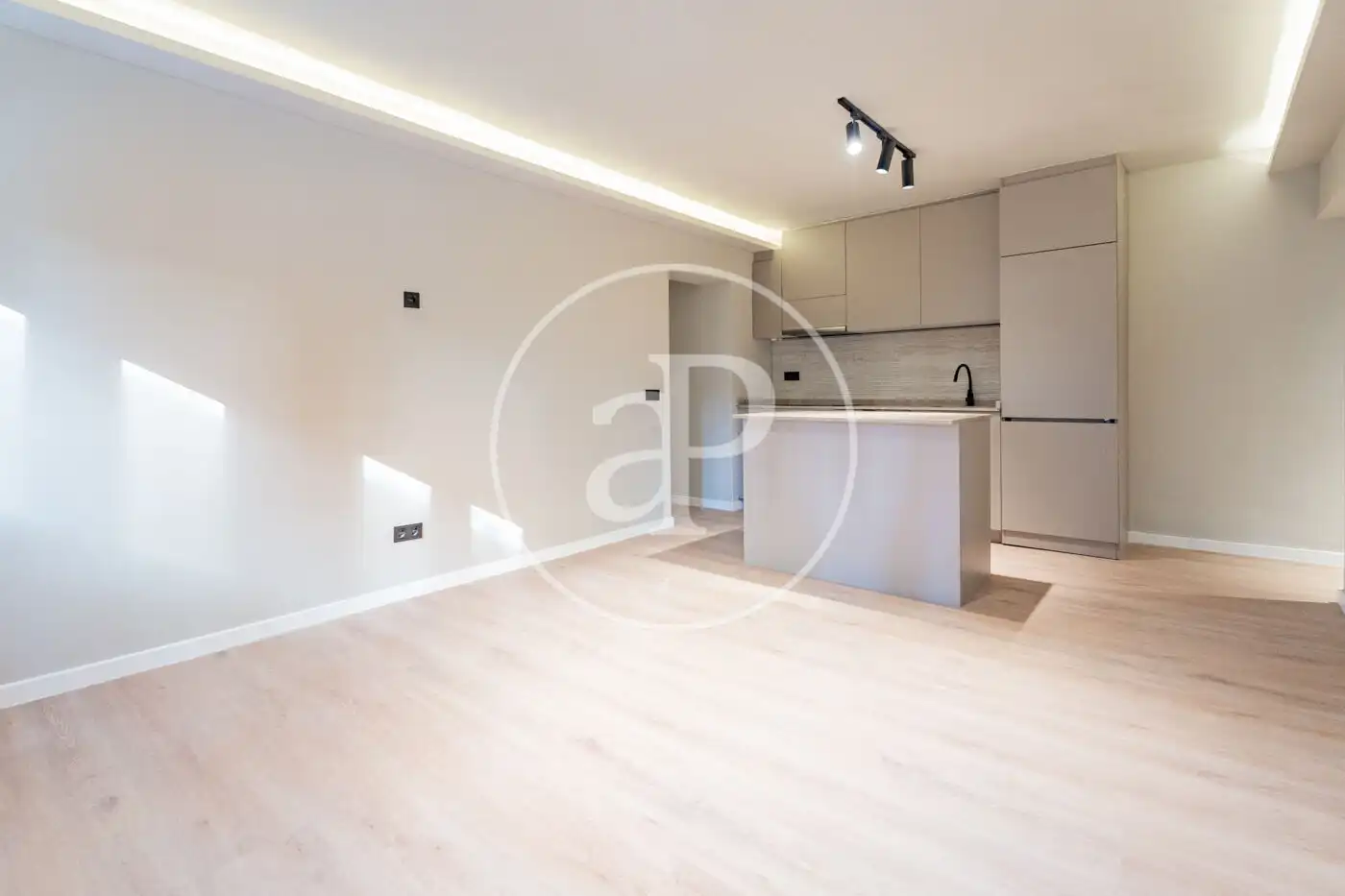 Kitchen of Flat for sale in Madrid  with Air Conditioner, Heating and Storage room