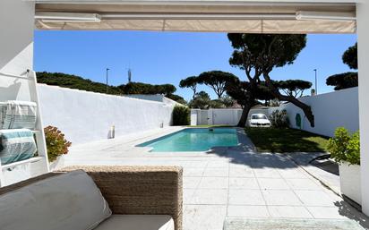 Jardí de Casa o xalet en venda en Chiclana de la Frontera amb Aire condicionat, Calefacció i Jardí privat
