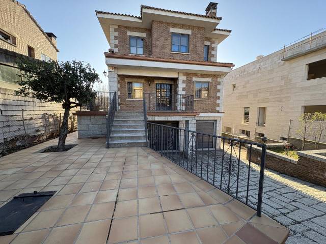 Casa-chalet en Alquiler en Del Puente Nuevo en Fuente Santa