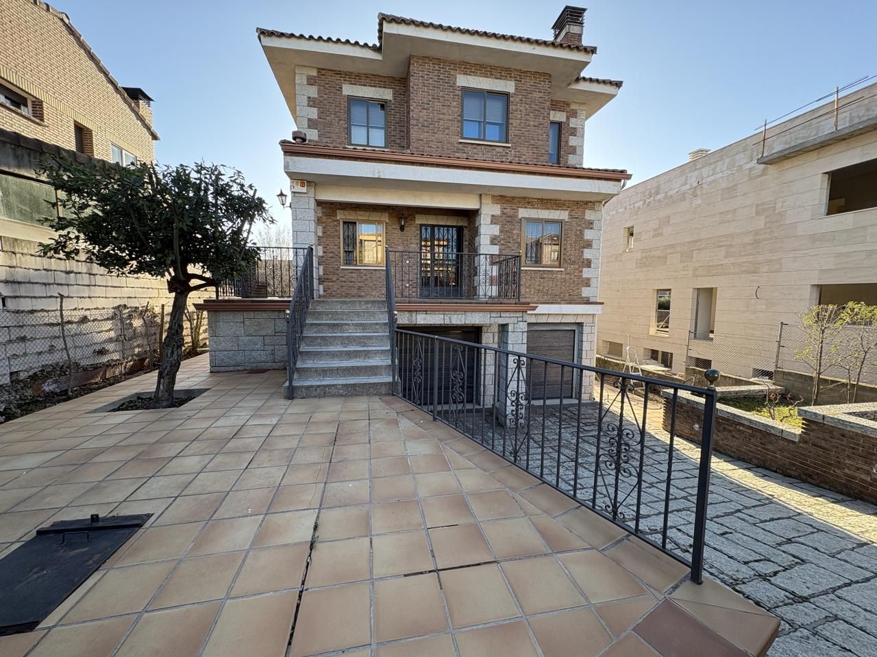 Vista exterior de Casa o chalet de alquiler en Colmenar Viejo con Calefacción, Jardín privado y Parquet