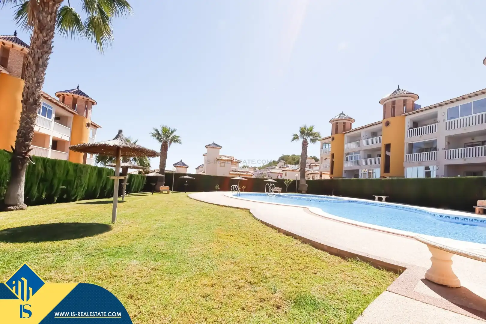 Piscina de Casa o xalet de lloguer en Orihuela amb Aire condicionat, Terrassa i Moblat