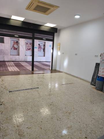 Local comercial en Alquiler en Parque Alcosa