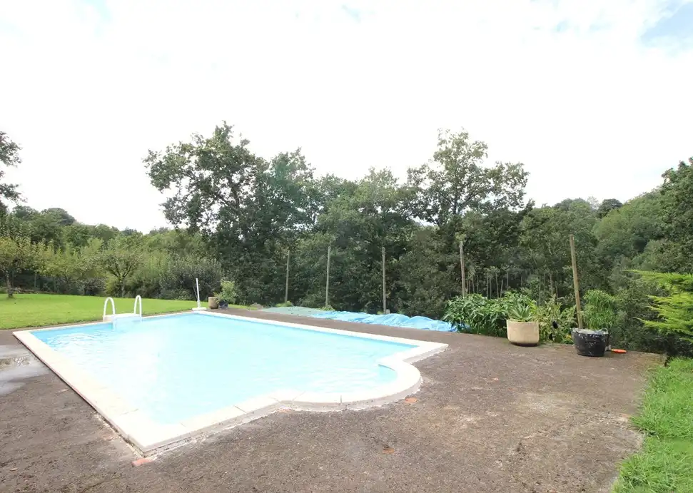 Piscina de Casa o chalet en venta en Parres con Piscina y Amueblado