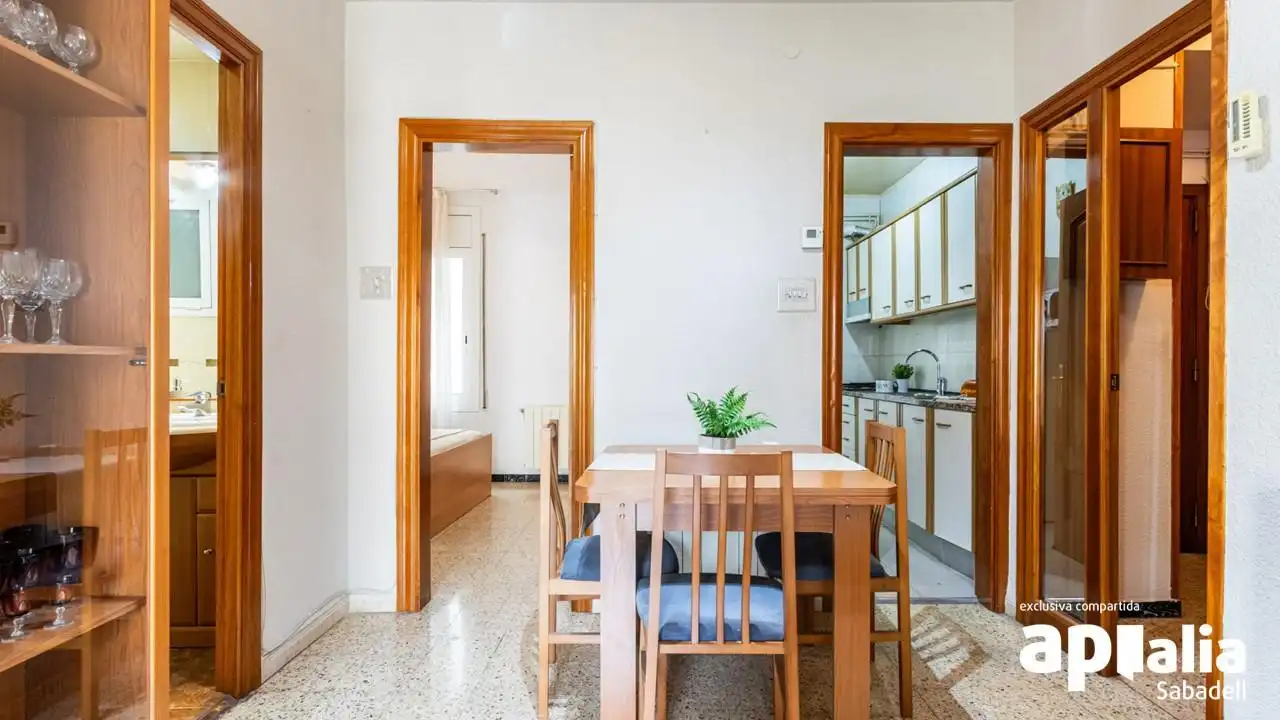 Wohnung zum Verkauf in Sabadell mit Heizung und Balkon