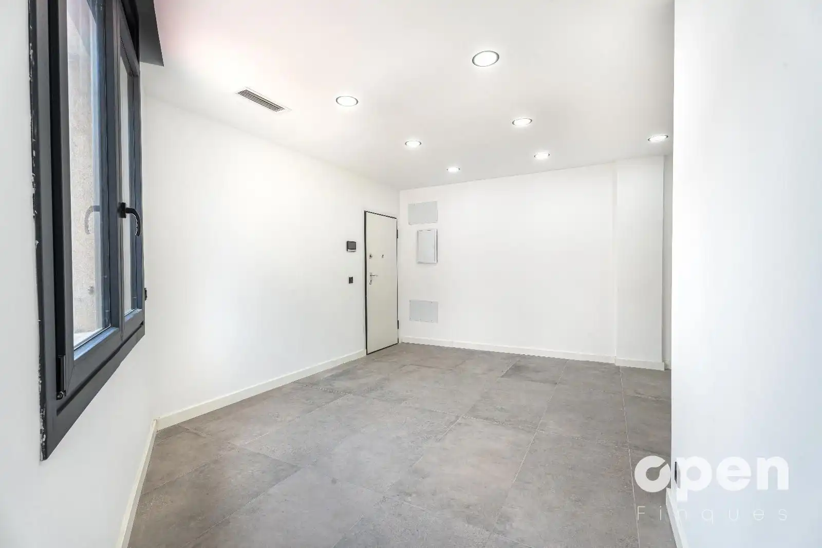 Wohnung zum Verkauf in Terrassa mit Klimaanlage, Heizung und Terrasse